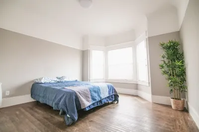 The most desired & safest location in Oakland! Hotels near 3000 Broadway Restaurant, Bar & Lounge