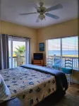 3 Bedroom Condo( Beach, & fish) Beautiful Bayside View and Perfect Sunsets
