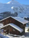 Fantastic Chalet with sauna, 120m From piste in the Three Valleys, Sleeps 12-14