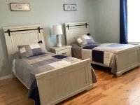 Canal Home 3Br 2BA with Salt Water Heated Pool and Boat DockDiscounts Available