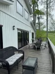The River & Vine House on Mitchell River in Yadkin Valley-New Home- sleeps 8
