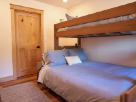 Winthrop Trailside Getaway 2 - A cozy trailside retreat in the Methow Valley. Hotels in Winthrop