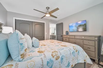 Newly Renovated house on the canal with pool and hot tub!!! Hotels near Publix Super Market at Shoppes at Pelican Landing