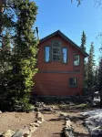 Create Mountain Memories: Family-Friendly Chalet on Hiking Trails