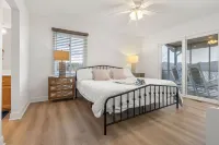Lake view and lakes access home on Lake Chatuge -mountain view -spacious home.