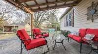 Classy Country Home But Convenient  - Minutes to Downtown Franklin/Liepers Fork! Hotels near First Presbyterian Church