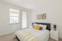 Stylish Living in Vibrant Frisco - balcony