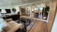 Modern 3 bedroom close to the bay and downtown! Hotels in Fairhope
