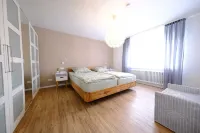 Gemütliche u. Großzügige Ferienwohnung - 15 Min zum Europapark Rust