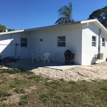Private Studio Suite near the Beach