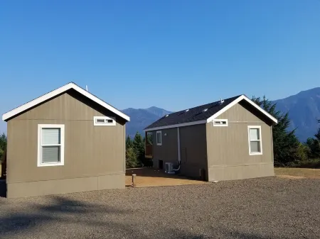 Shellrock Cabin with Columbia River View Отели рядом с достопримечательностью «Гора Тейбл»