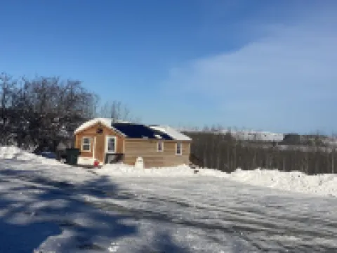 Cozy Little Cabin sleeps 4