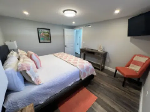 Starfish -1 bedroom 1 bath apartment with full kitchen in Islamorada, Florida. 타베르니에 호텔