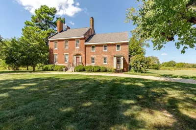 Farm Stay at Lansdowne Manor