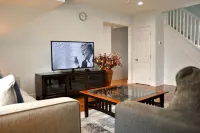 Stylish 4-bedroom whole house with plenty of parking