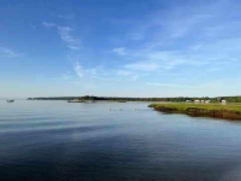 Walk to the Beach! Two bedroom cottage in Swifts Beach community. Hotels in Wareham