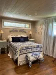 Charming cabin on Lower Grand River — Bayou Pigeon, Louisiana