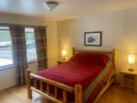 Beautiful waterfront and wildlife views in this quiet riverfront cabin