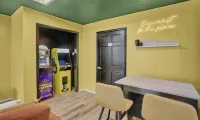 Spring Stay: Game Room, BBQ, Pool Access, & More