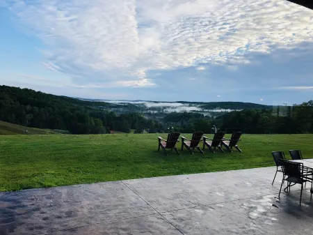 Ski in Ski Out! Incredible View at Otsego Resort!