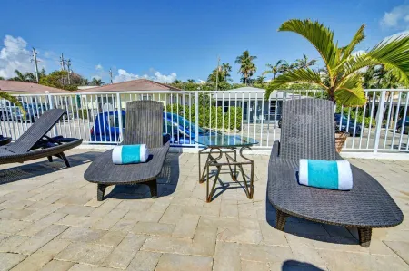 Boynton Beach, Sea view beach studio 9 w large pool