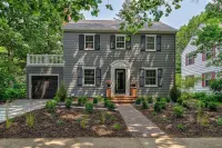 ENTIRE HOME! 5 BEDROOM, 2 BATH, WITH JACUZZI - .2 miles to Iowa State Campus