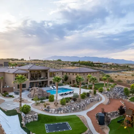 Large 9 Bedroom Home w/Private Pool, Indoor Sports Court & Arcade Room