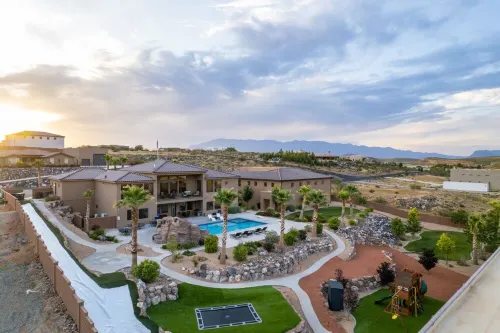 Large 9 Bedroom Home w/Private Pool, Indoor Sports Court & Arcade Room