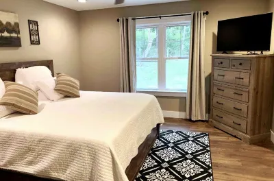 Spring Village Hilltop Retreat