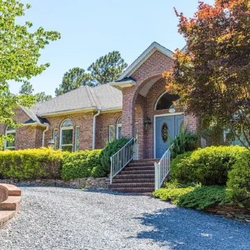 Large House w/ Private pool - perfect for Golfing Groups (12) beds