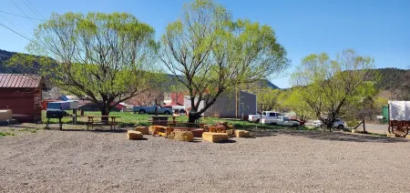 East Zion-Glendale Ranch Cabin 4