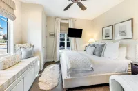 Luxurious Sea Grove Home with beach view and private beach Access.