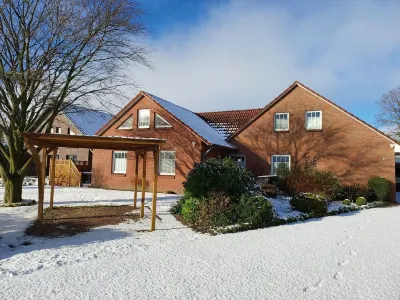 Schöne Ferienwohnung im Herzen Ostfrieslands, Direkt an der Deutschen Fehnroute Hotels near Museum Oll Reef Hus J. u. G. Tjaden