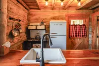 Peaceful cabin, fully updated, wine, stars, spa, perfect for relaxing