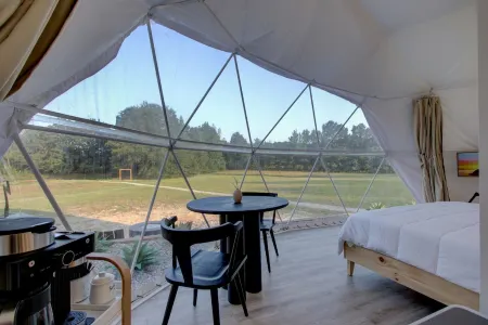 Luxury Glamping Dome “Sol” in countryside with hot/tub near Hot Springs