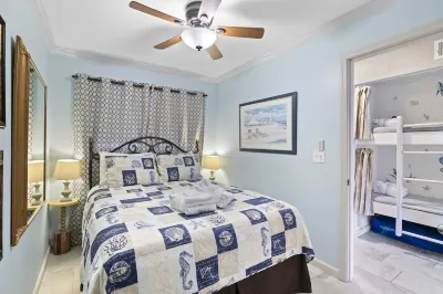 1BR/1BA - Direct Beach Access - Sandpiper Nest - HHBT Hotels in 