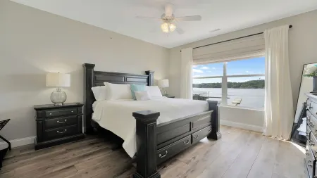 Island life at the Lake of the Ozarks luxury condo, beautiful main channel views