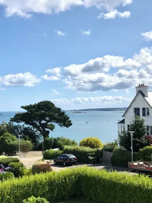 Appartement de Charme Avec vue sur la mer et les Plages de Carantec Hotels in Carantec