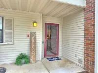 3 Min to Strip! Indoor Pool, Hot tub, Sauna, new!