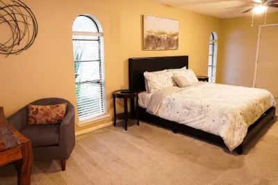 The Arches Hotels near Town & Country Shopping Center