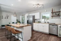 4 BD 2 Bath Home 10 min from base