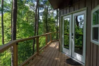 Escape to the Canopy: Enchanting Treehouse Retreat in the Heart of Nature Hotels in Mount Olive