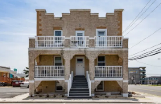 Seaside Suite: 30 Second Walk to Beach & Boardwalk