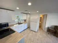 Bradenton duplex near downtown pier, harbor, Riverwalk & beaches. Pet friendly!