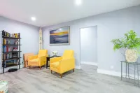 Casa Tropicana- Heated Pool, Game Room & Mins from Beach