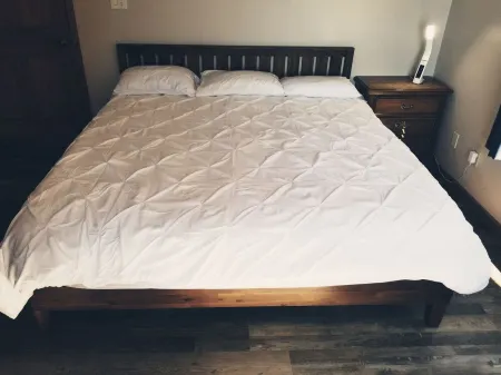 Take in Lake Superior breathtaking views! Centrally located with a Sauna Отели в г. Куино Каунти