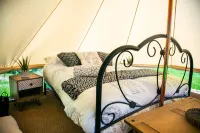 Luxury 2-4 Bell Tent in Private Field-Beach 10mins