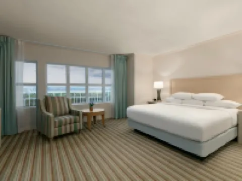 エンバシー スイーツ バイ ヒルトン サン フアン ホテル＆カジノ カロライナのホテル