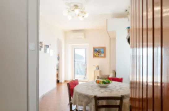 Up to 5 guest house above the Cliff House