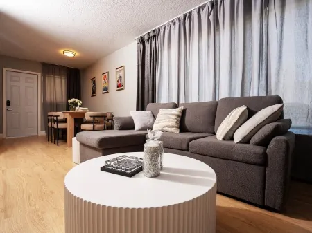 Heated Pool House Near Downtown West Palm Beach, Beaches, and Bars. Отели рядом с достопримечательностью «Университет Палм Бич Атлантик»